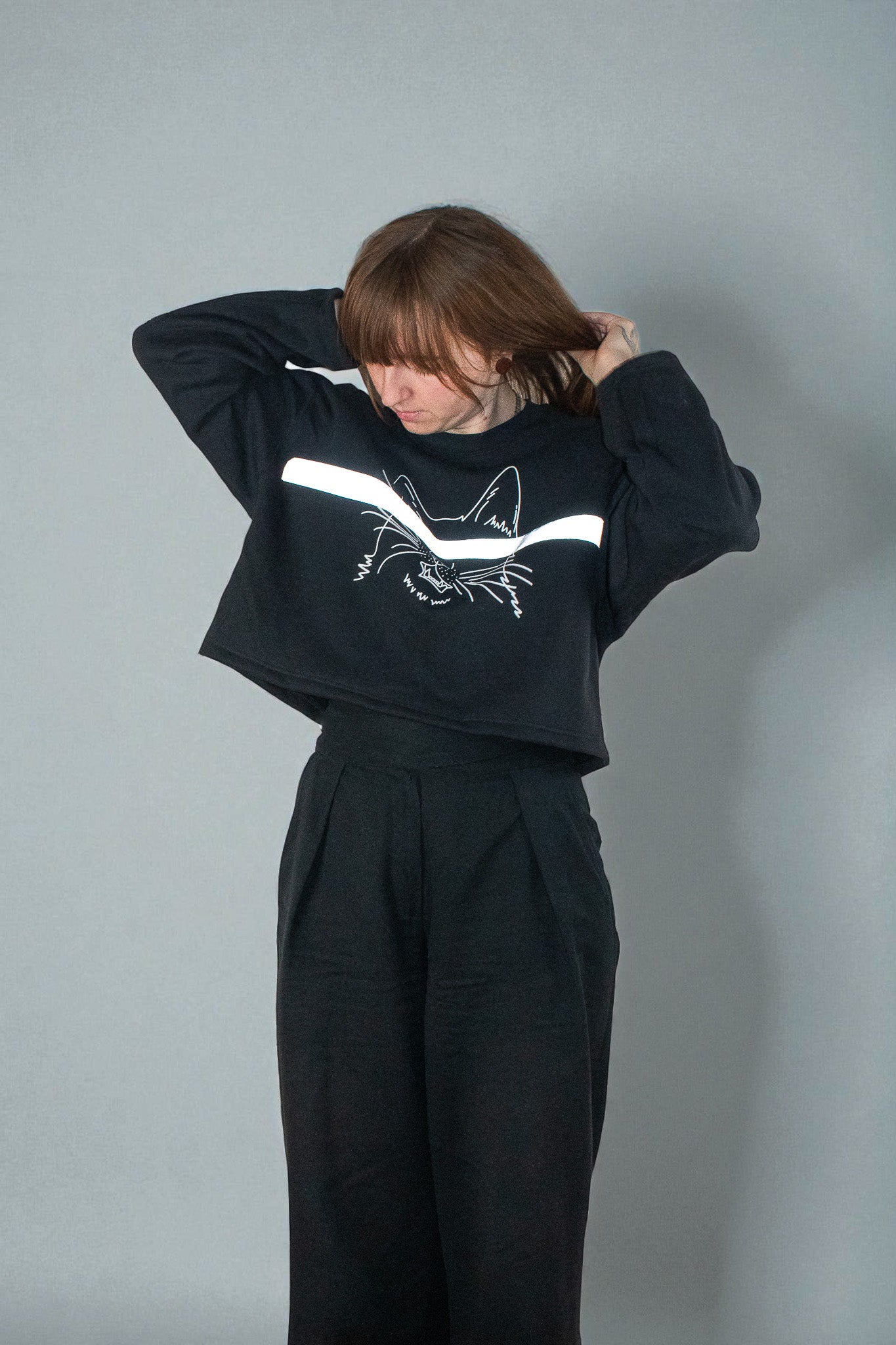 REFLECTIVE CENSORED KITTY SWEATSHIRT CROPPED