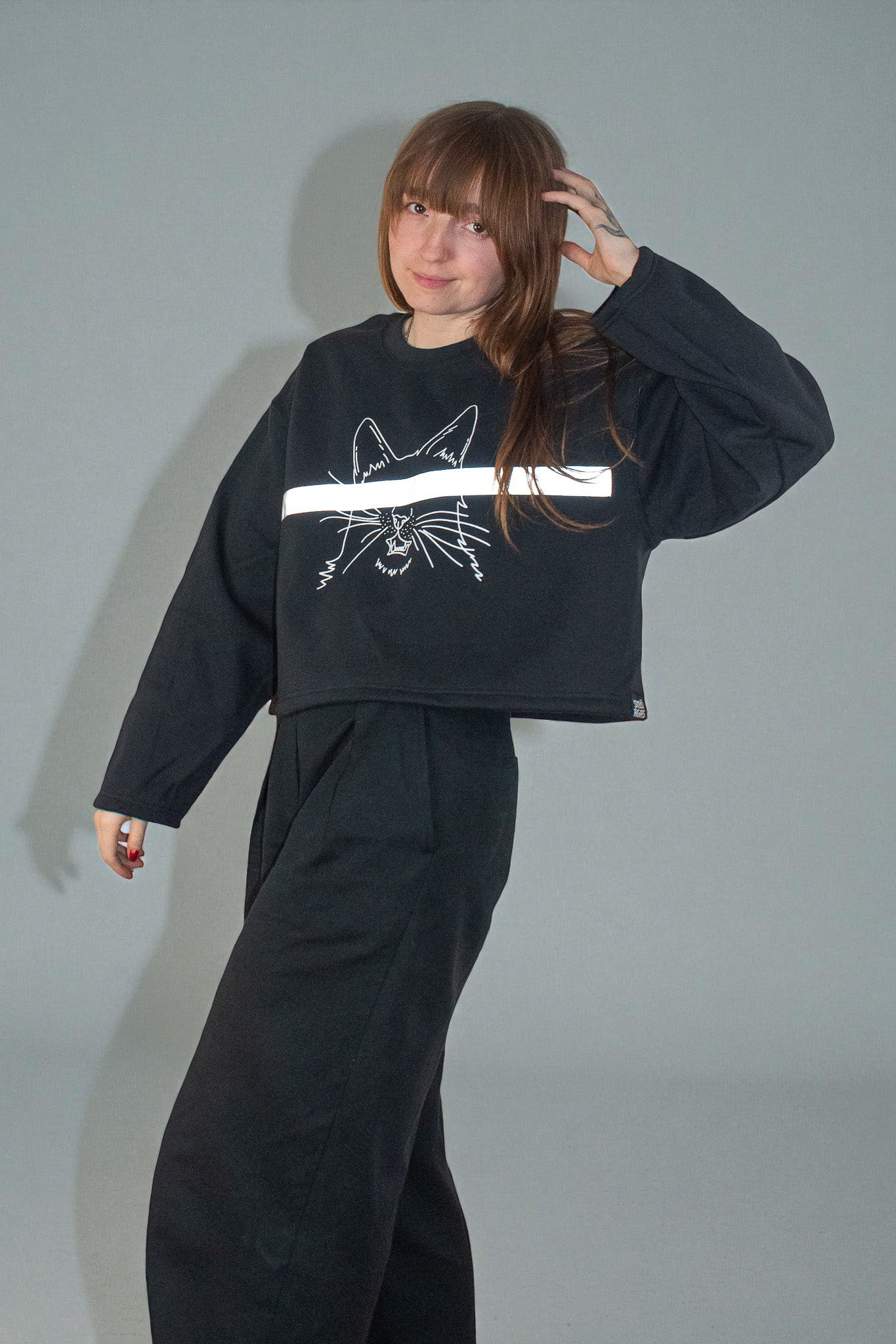 REFLECTIVE CENSORED KITTY SWEATSHIRT CROPPED