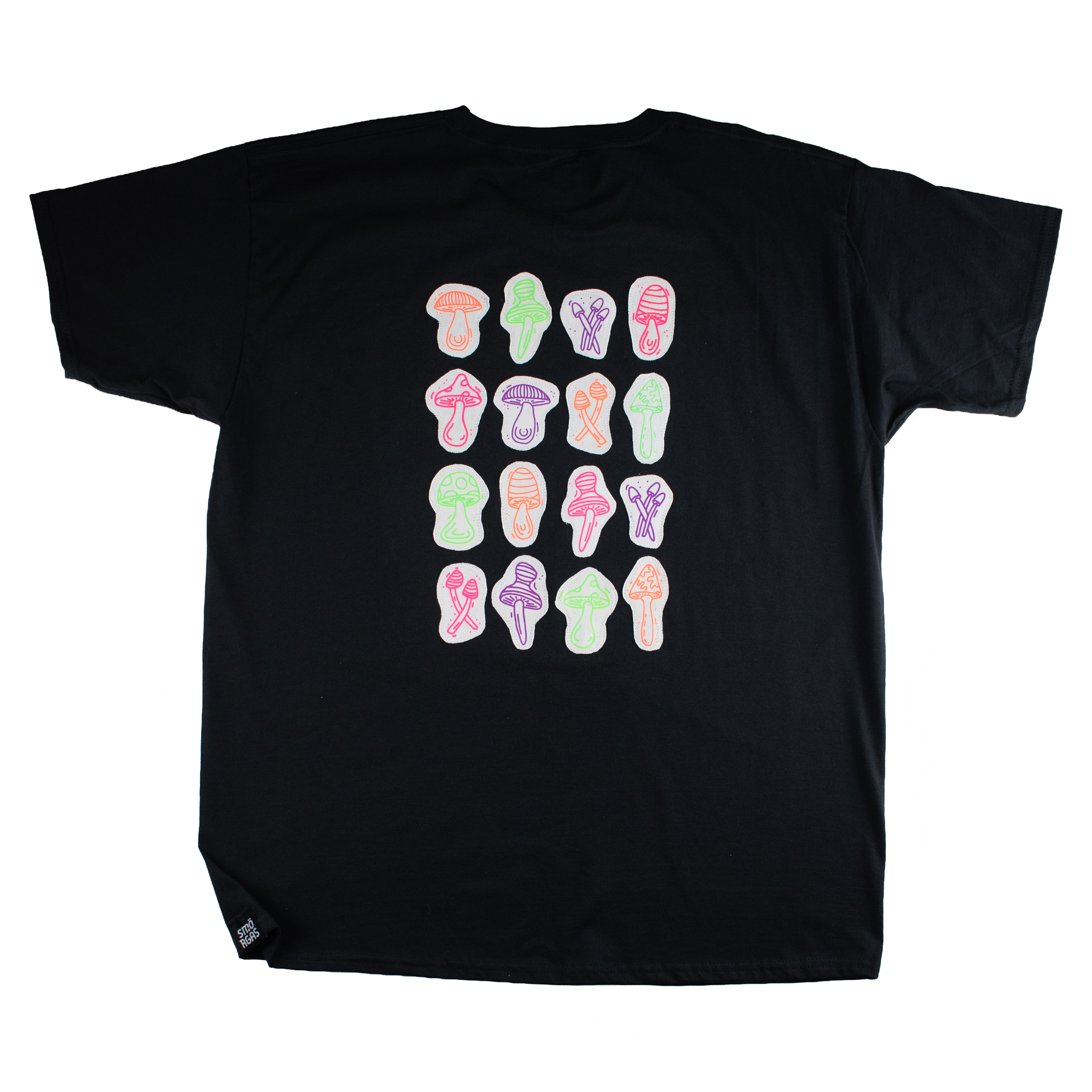 MUSHROOM_PATCHT-SHIRT BLACK