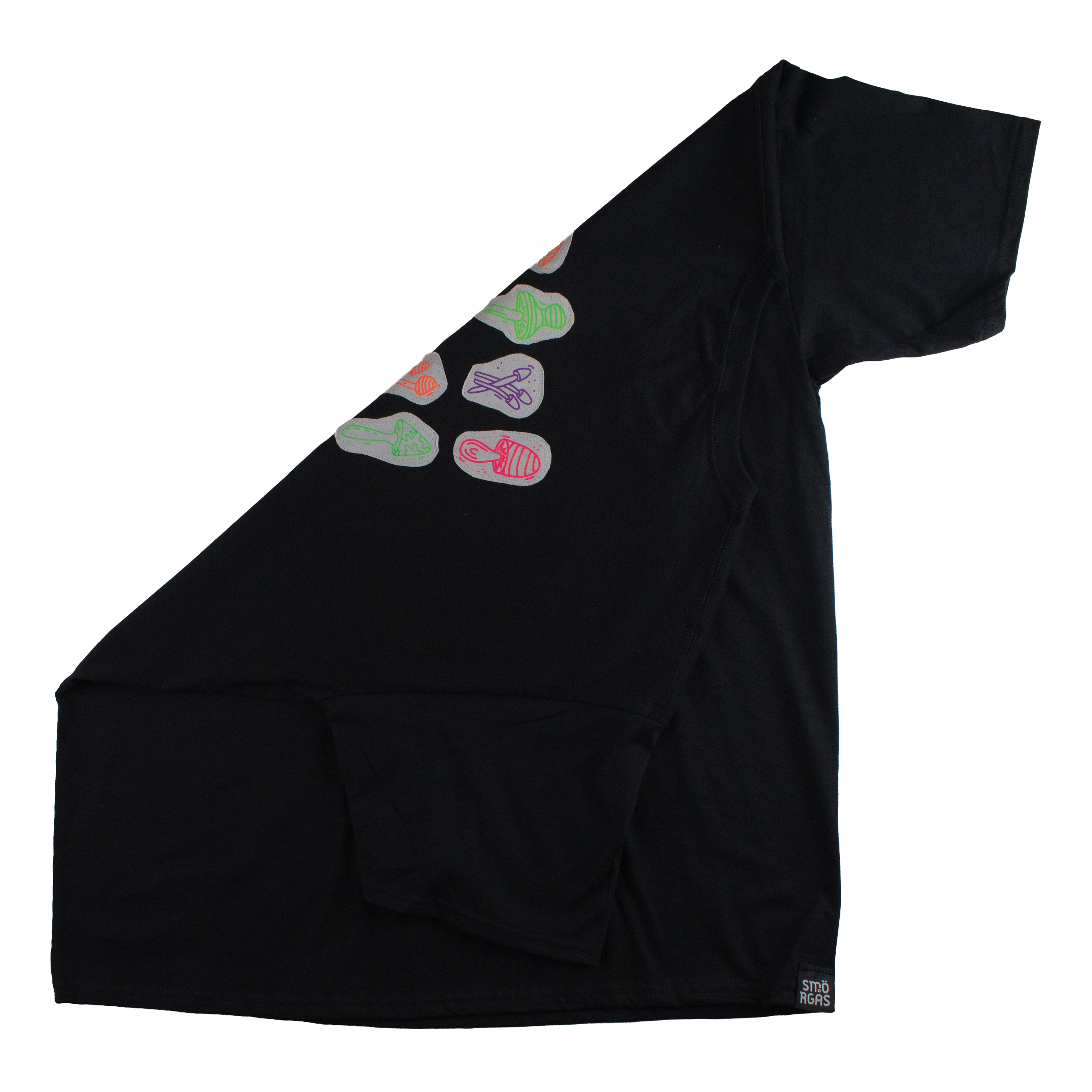MUSHROOM_PATCHT-SHIRT BLACK