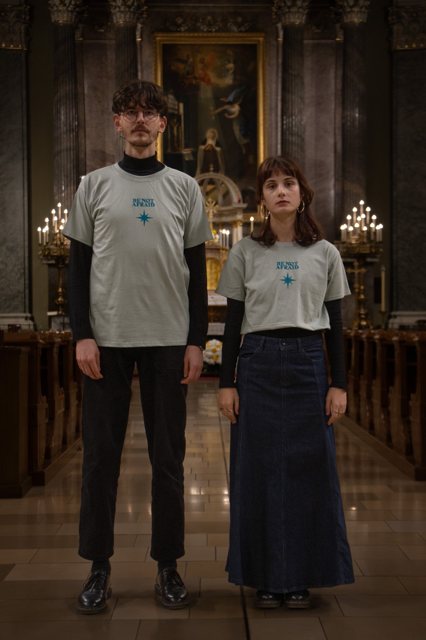 SIMPLE_MESSAGE BLOCK PRINTED CROPPED T-SHIRT